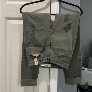 Green ripped jeggings